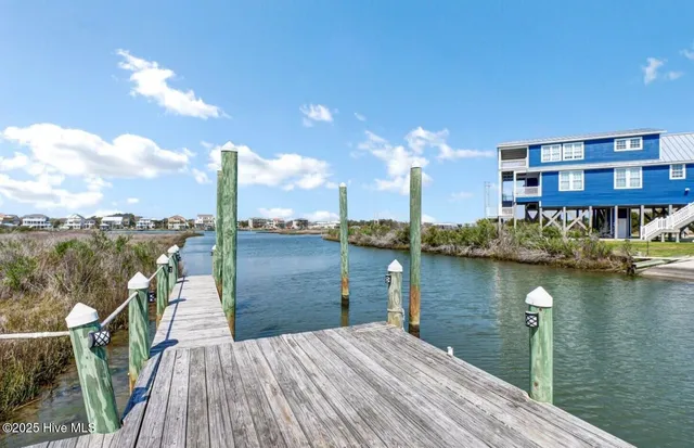 $2,300,000 | 105 Bay Court, North Topsail Beach, NC 28460