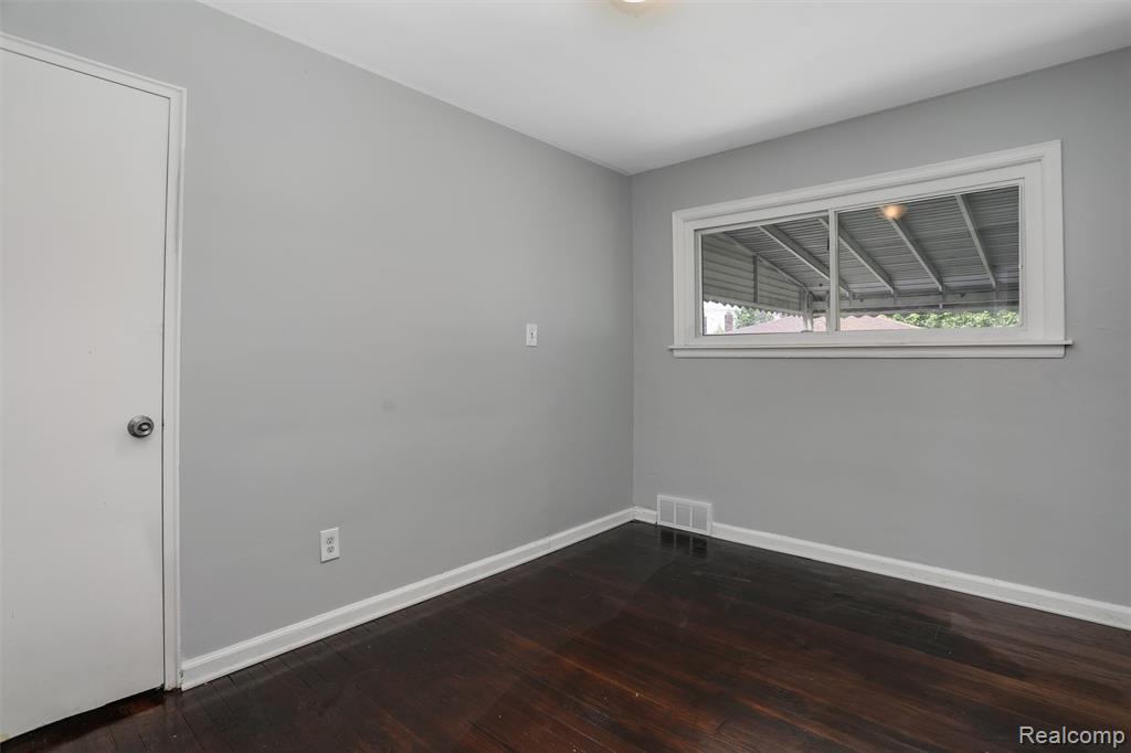 20523 Burt Road Detroit, MI 48219 - Photo 13 of 24