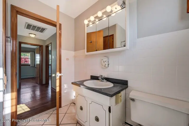 $314,900 | 710 Griffin Road, Moscow, PA 18444