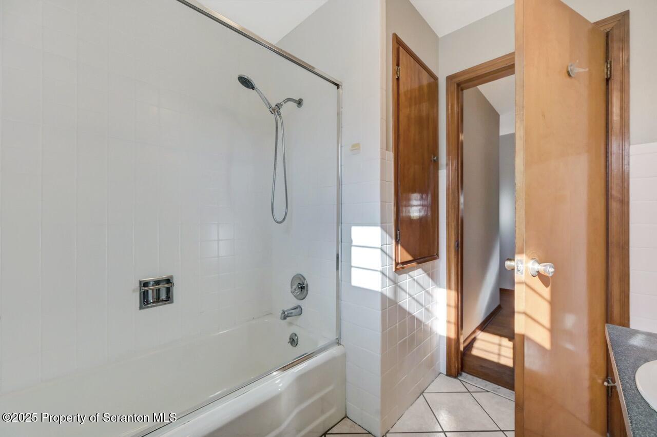 710 Griffin Road Moscow, PA 18444 - Photo 31 of 51 710 Griffin Rd 32 Large