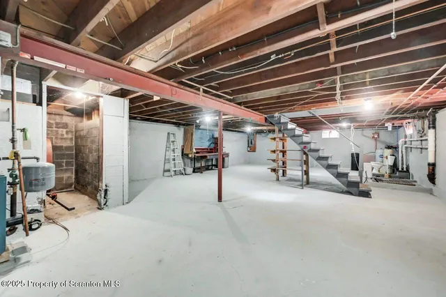 a view of walk in closet