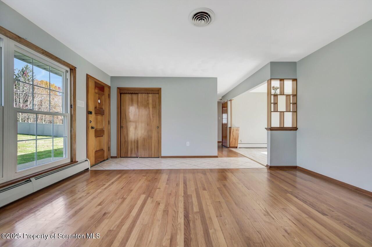 710 Griffin Road Moscow, PA 18444 - Photo 6 of 51 710 Griffin Rd 07 Large