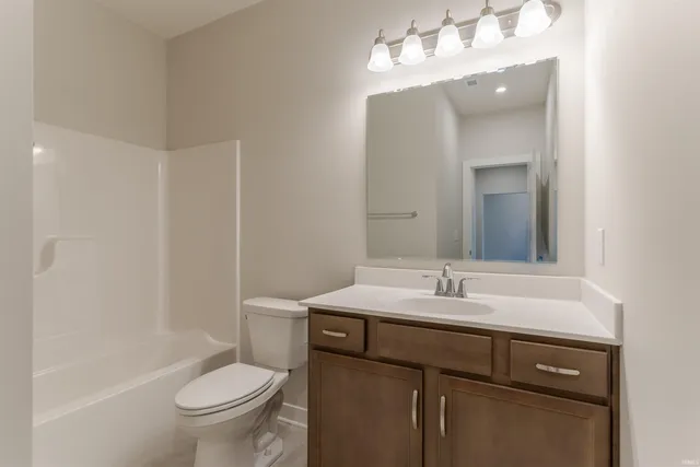 $360,800 | 5008 Goldfinch Drive, Evansville, IN 47725