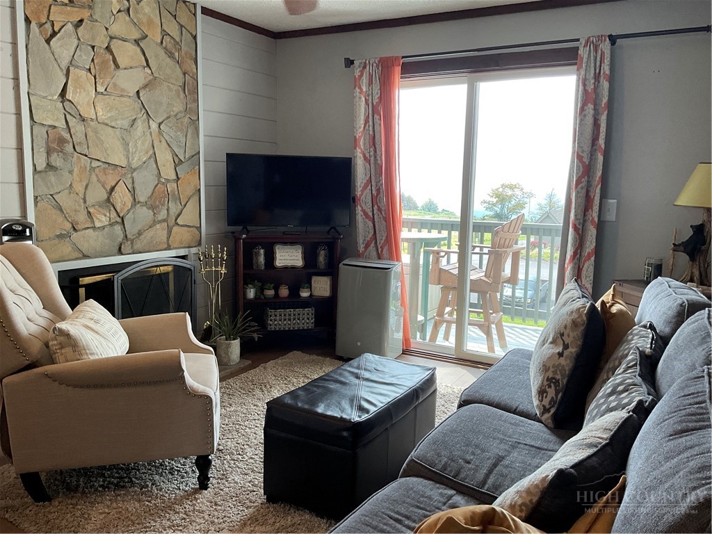 301 Pinnacle Inn Road, Unit 4304 Beech Mountain, NC 28604 - Photo 6 of 17 Gallery Image 6