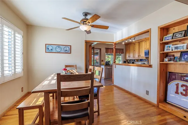a view of a livingroom with furniture and workspace