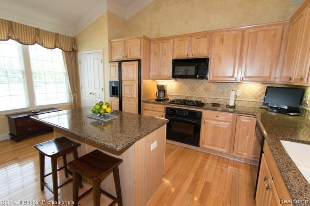 3729 Tremonte Circle Rochester, MI 48306 - Photo 18 of 50