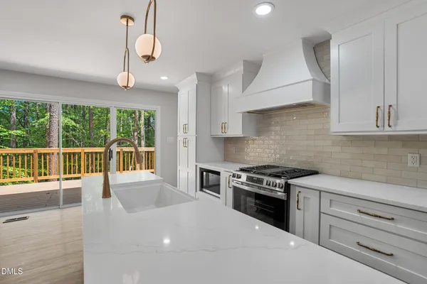 $839,900 | 412 North Elliott Road, Chapel Hill, NC 27514