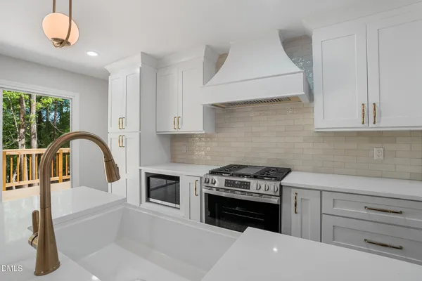 $839,900 | 412 North Elliott Road, Chapel Hill, NC 27514