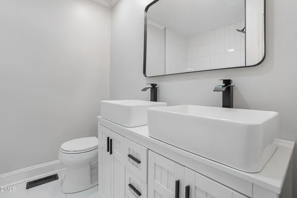 $839,900 | 412 North Elliott Road, Chapel Hill, NC 27514