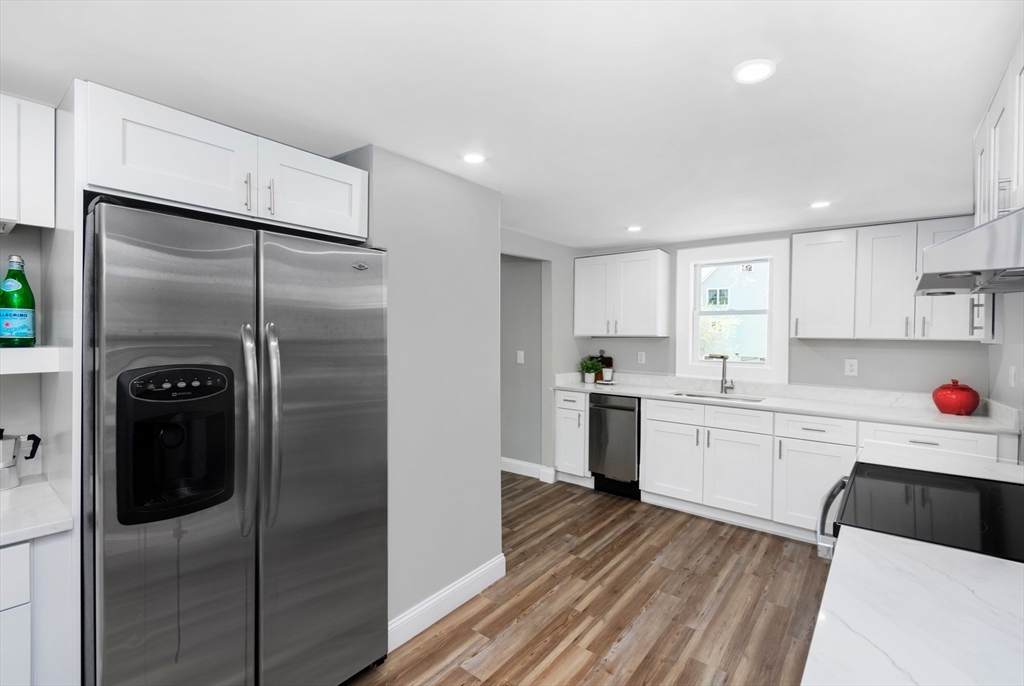 43 Riverside Drive North Reading, MA 01864 - Photo 3 of 21