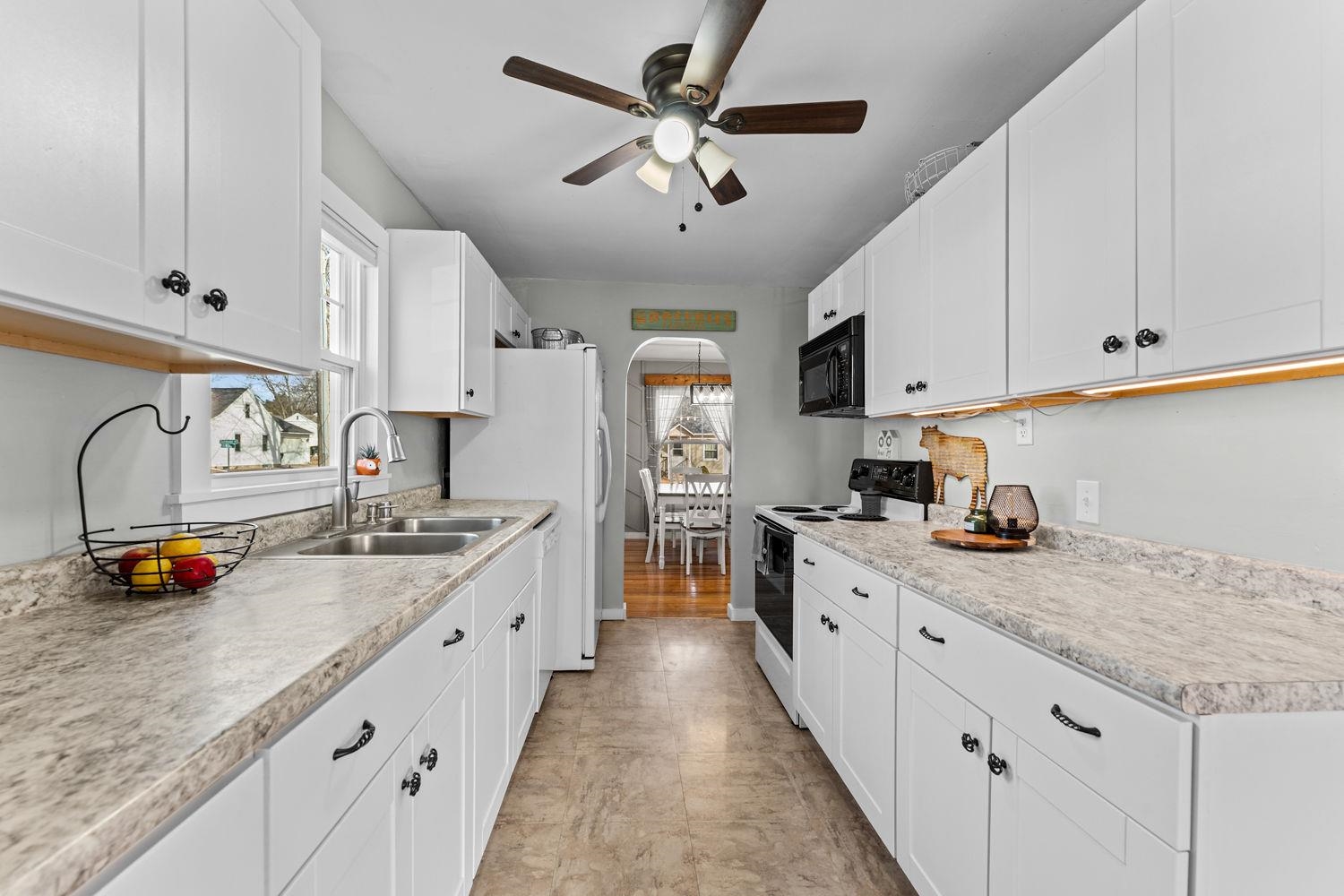 804 Seymour Street Reedsburg, WI 53959 - Photo 12 of 45