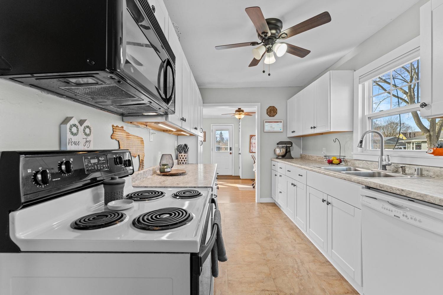 804 Seymour Street Reedsburg, WI 53959 - Photo 10 of 45