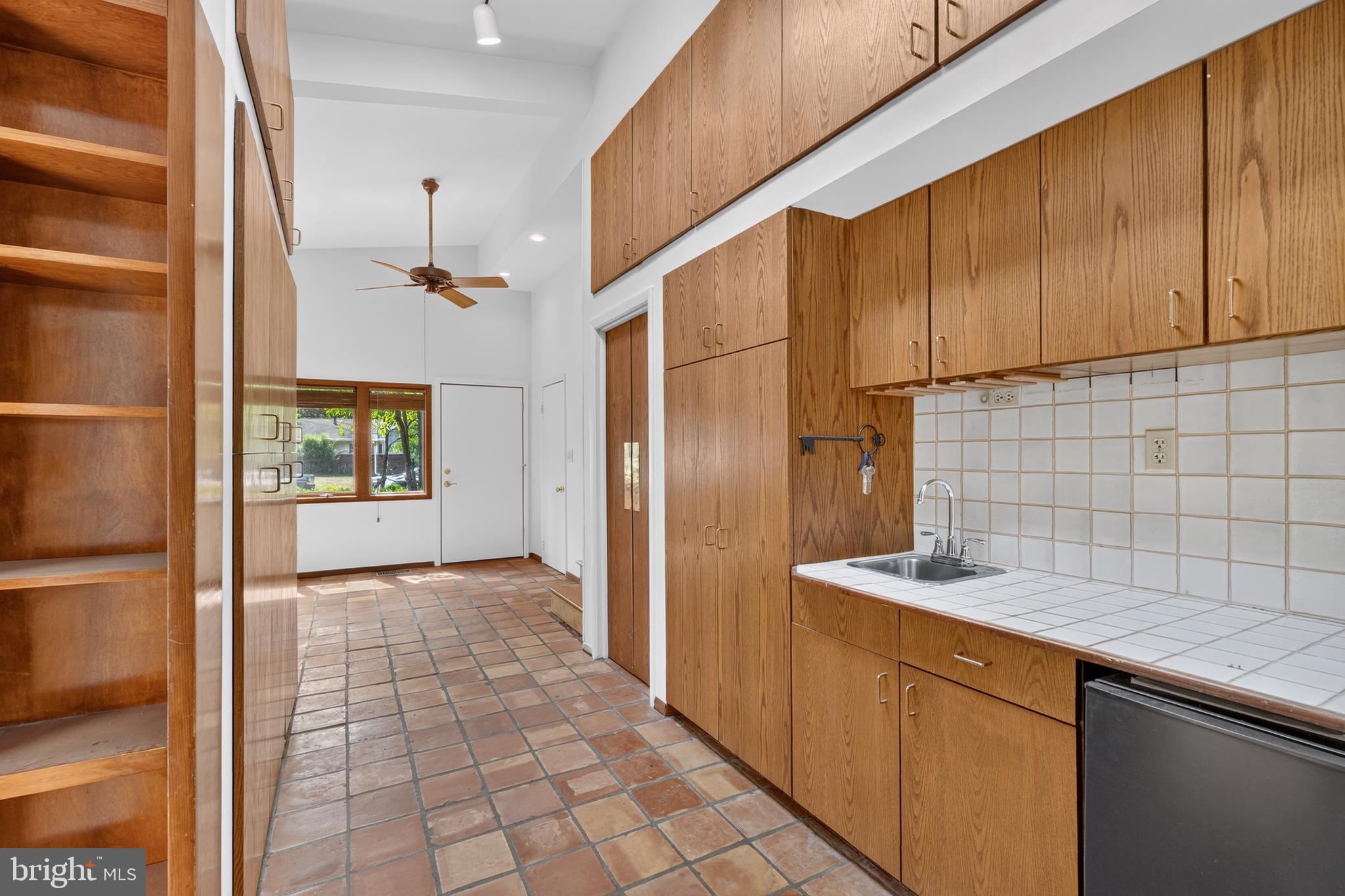 6018 Ridge View Drive Alexandria, VA 22310 - Photo 7 of 36 Gallery Image 7