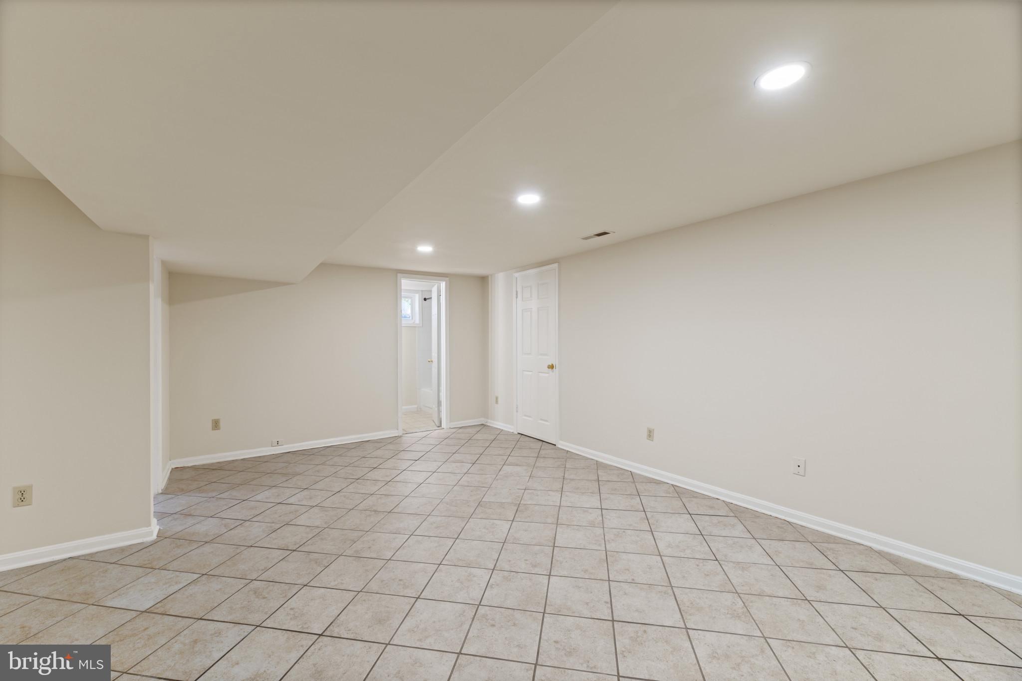 10205 Douglas Avenue Silver Spring, MD 20902 - Photo 21 of 40 Basement
