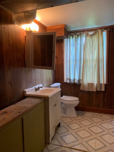 580 Vanderbilt Road Mount Juliet, TN 37122 - Photo 19 of 27 a bathroom with a sink a toilet and mirror