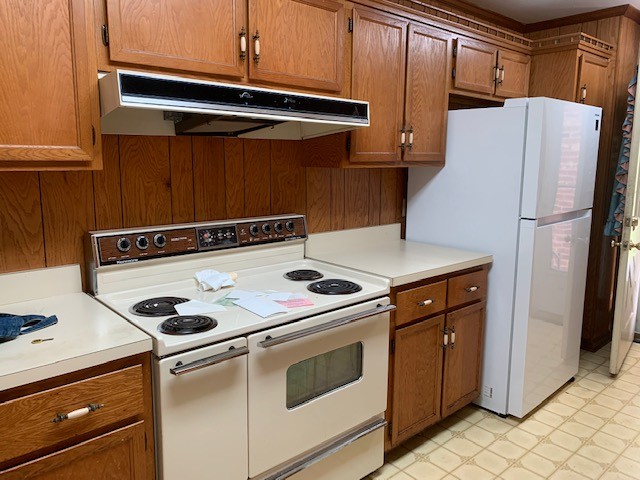 580 Vanderbilt Road Mount Juliet, TN 37122 - Photo 9 of 27 a kitchen with a stove and a refrigerator