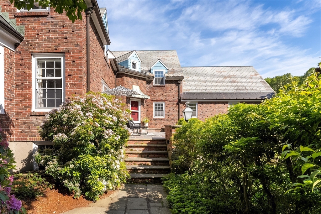 34 Woodbine Road Belmont, MA 02478 - Photo 3 of 40 Gallery Image 3