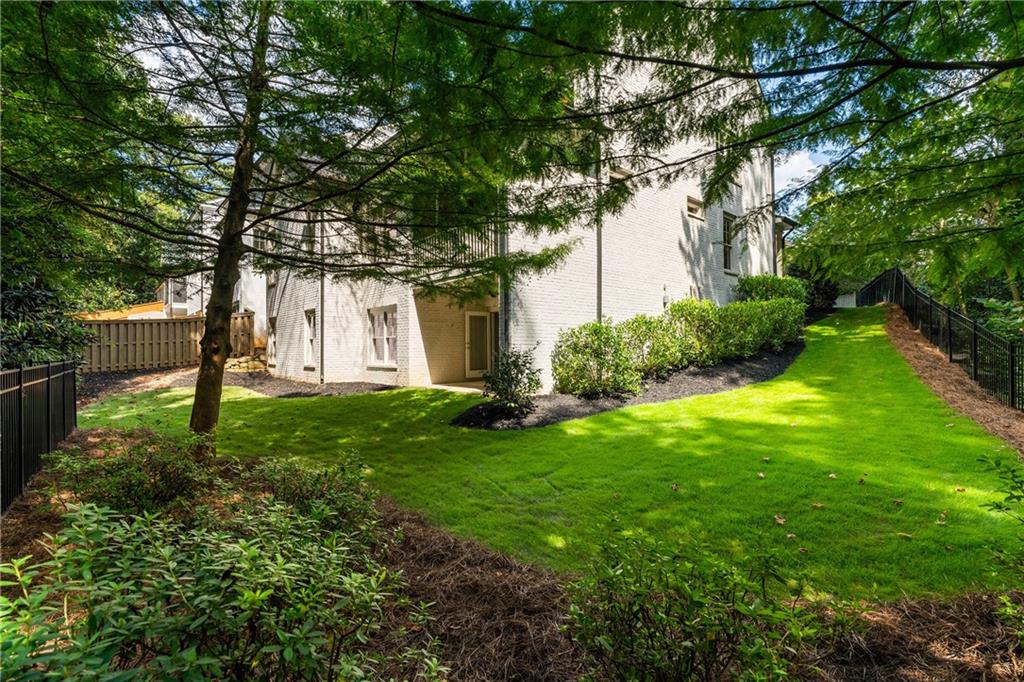 1760 Barclay Cl Northwest Atlanta, GA 30318 - Photo 40 of 45