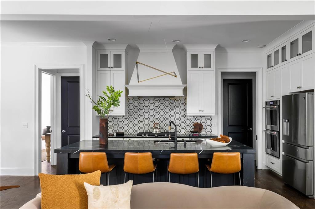 1760 Barclay Cl Northwest Atlanta, GA 30318 - Photo 7 of 45