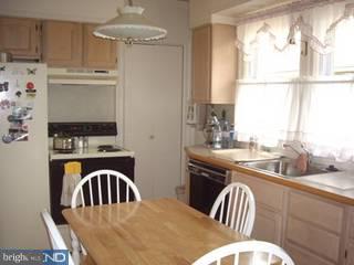 205 Strathmore Road Havertown, PA 19083 - Photo 4 of 6
