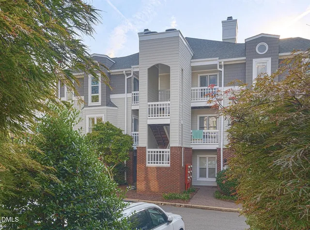 $1,695 | 1021 Brighthurst Drive, Unit 307, Raleigh, NC 27605