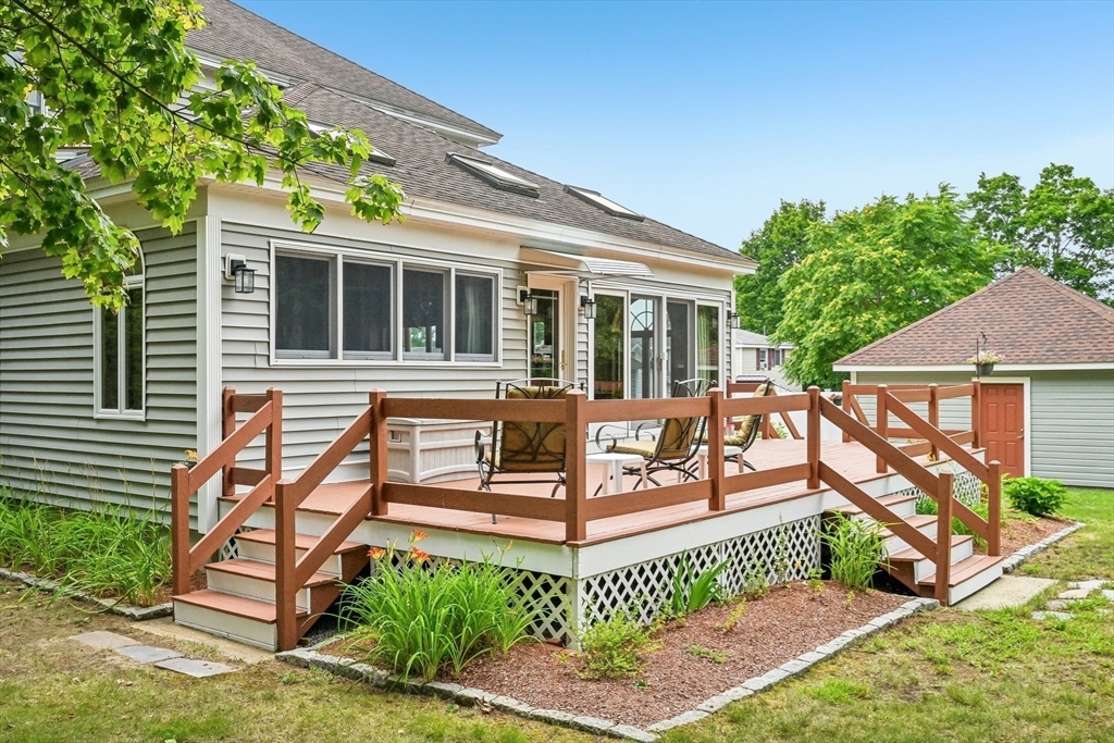 615 Mammoth Road Dracut, MA 01826 - Photo 5 of 41