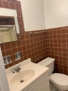 $2,000 | 2626 Flossmoor Road, Unit 2W, Flossmoor, IL 60422