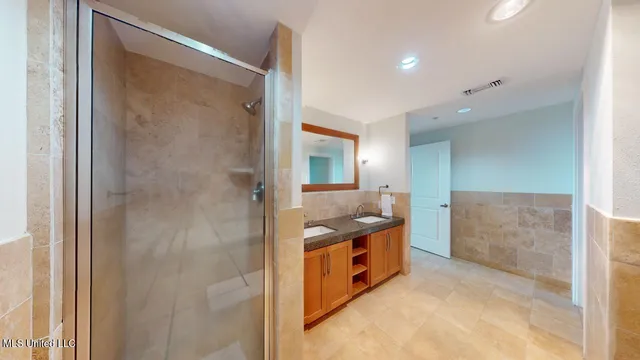 $359,900 | 2060 Beach Boulevard, Unit 701, Biloxi, MS 39531