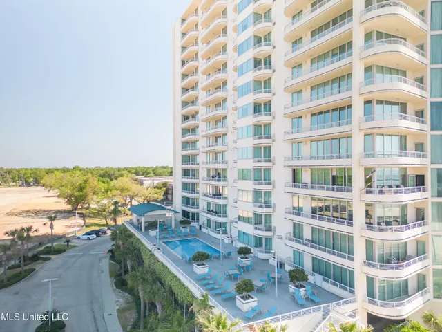 $359,900 | 2060 Beach Boulevard, Unit 701, Biloxi, MS 39531