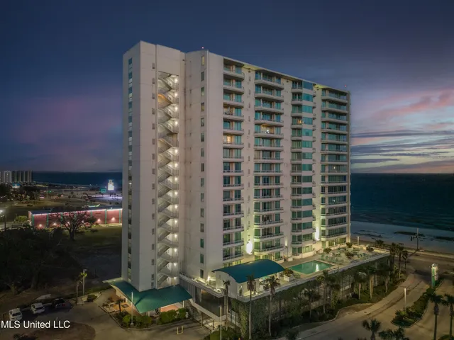 $359,900 | 2060 Beach Boulevard, Unit 701, Biloxi, MS 39531