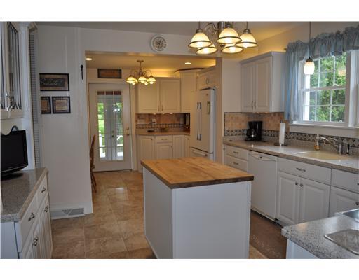 1105 Winfield Road Cabot, PA 16023 - Photo 6 of 17 Kitchen.