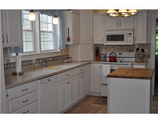 1105 Winfield Road Cabot, PA 16023 - Photo 7 of 17 Kitchen.