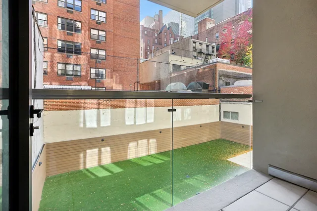 $1,845,000 | 244 East 52nd Street, Unit 4C | Midtown East