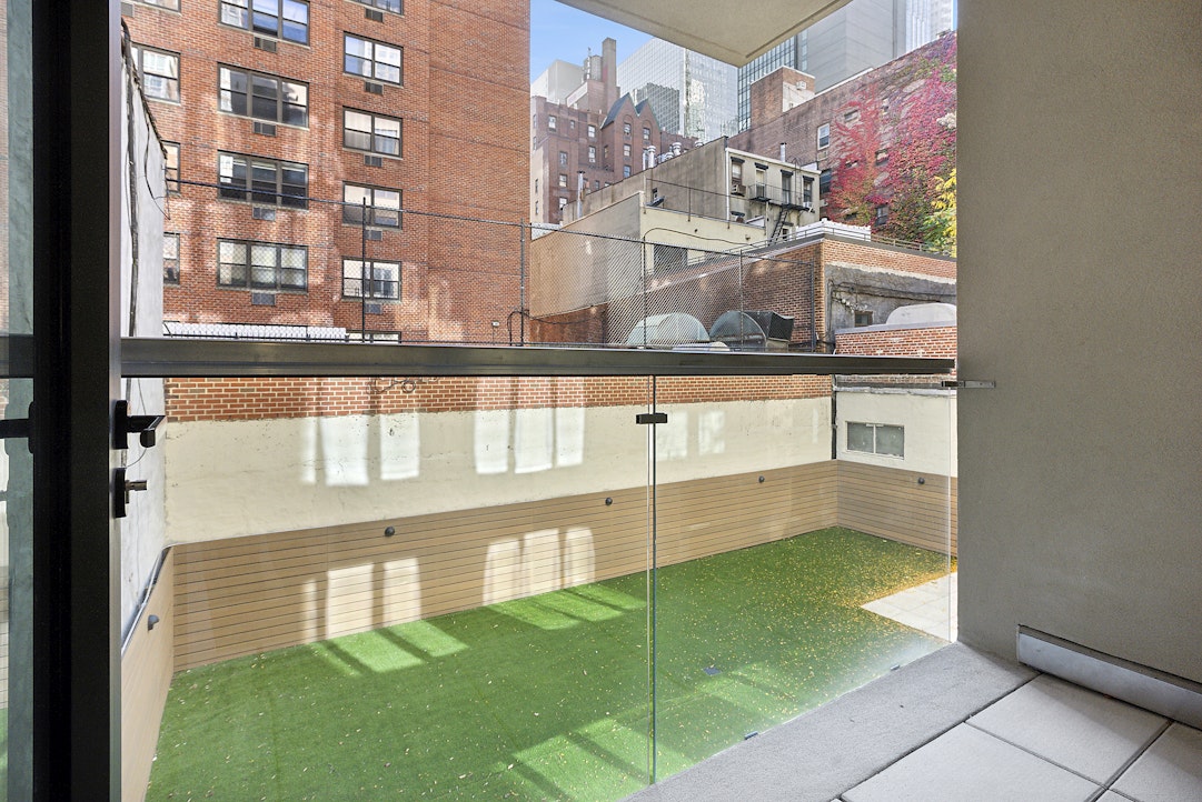 244 East 52nd Street, Unit 4C Manhattan, NY 10022 - Photo 7 of 14