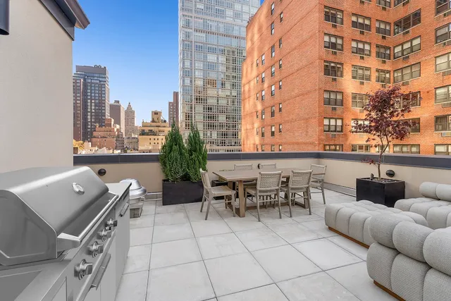 $1,845,000 | 244 East 52nd Street, Unit 4C | Midtown East