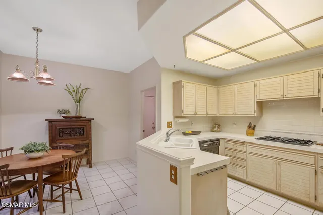 $1,025,000 | 5614 Roundtree Place, Westlake Village, CA 91362