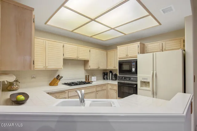 $1,025,000 | 5614 Roundtree Place, Westlake Village, CA 91362