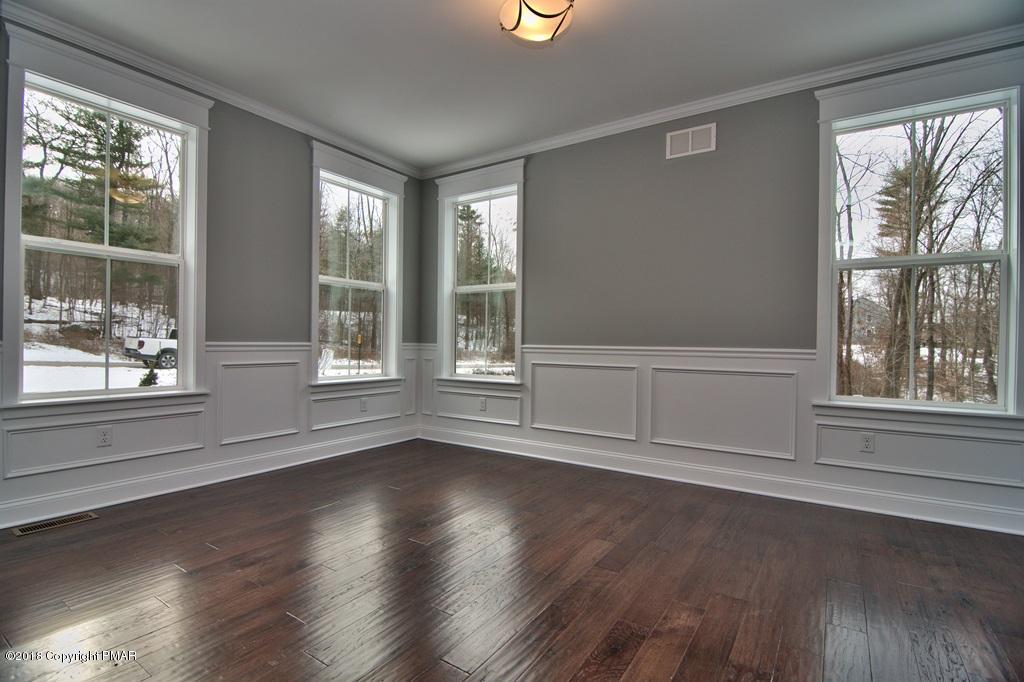 V7 Godfrey's Gate Road Stroudsburg, PA 18360 - Photo 29 of 63 Living Room View 1