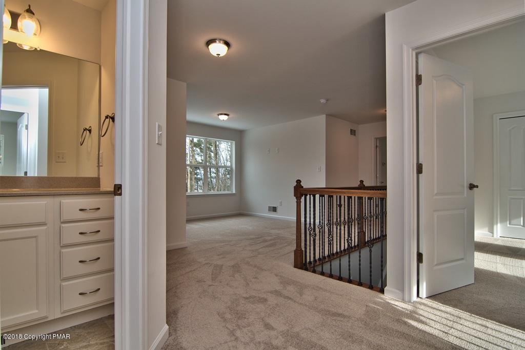 V7 Godfrey's Gate Road Stroudsburg, PA 18360 - Photo 33 of 63 2nd Floor Hall View 1