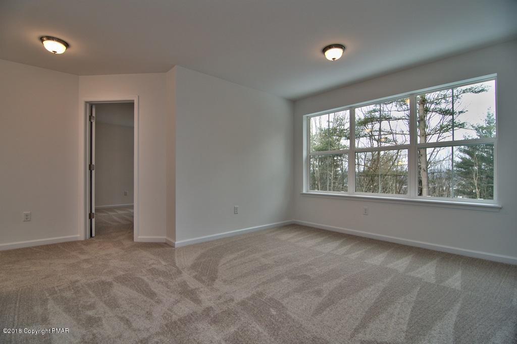 V7 Godfrey's Gate Road Stroudsburg, PA 18360 - Photo 39 of 63 2nd Floor Hall View 7