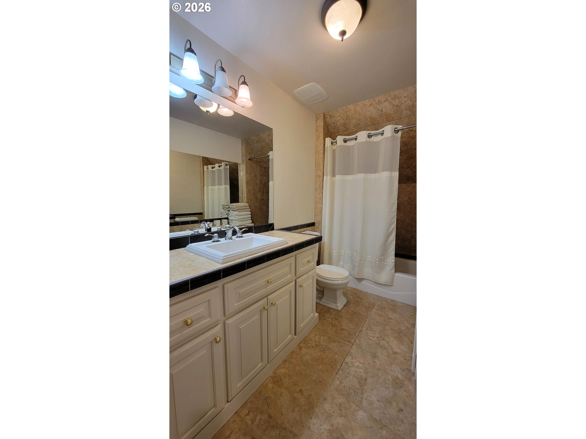 83160 Clear Lake Road Florence, OR 97439 - Photo 15 of 32 Bathroom, Attached