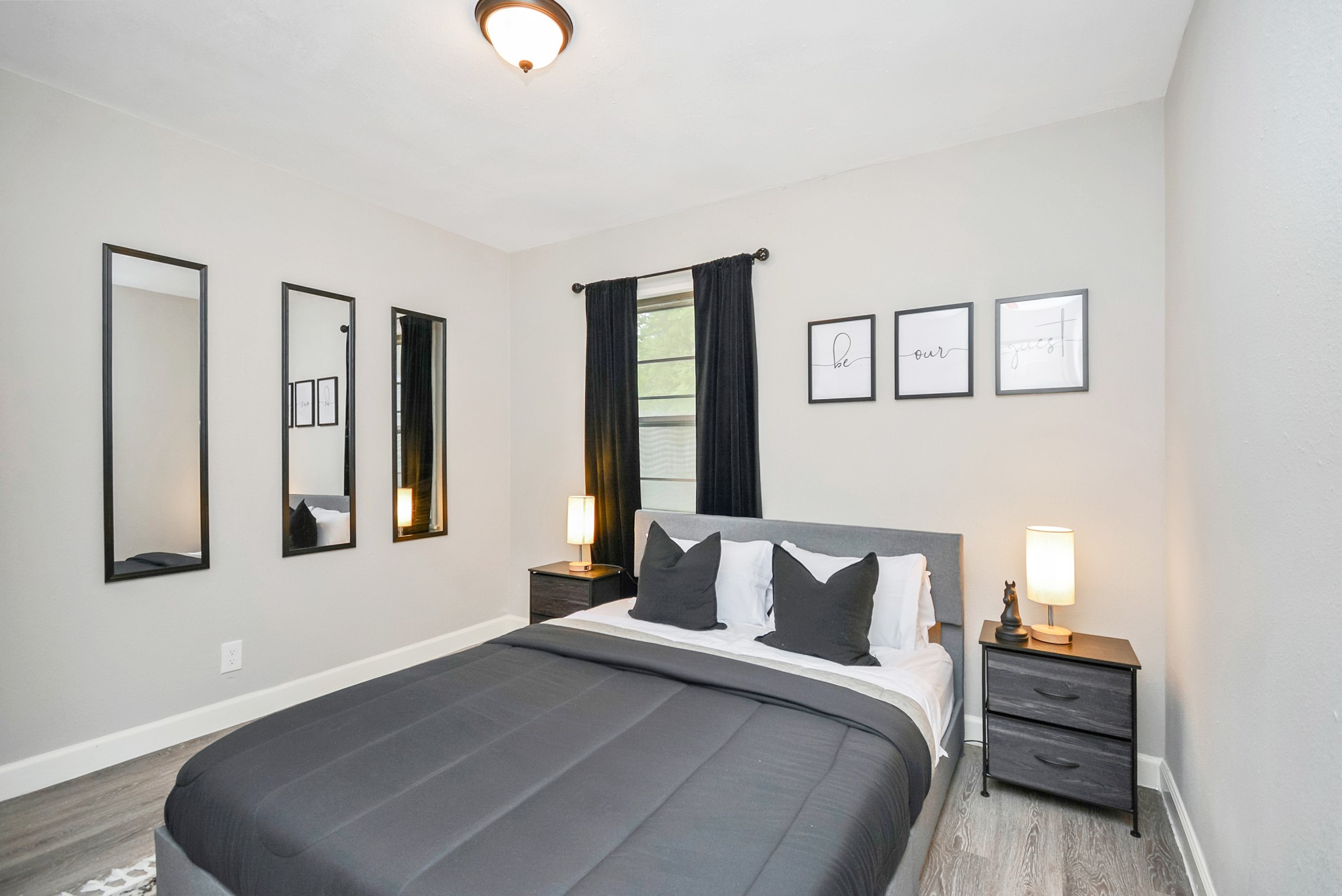 4710 Paradise Lane Houston, TX 77048 - Photo 41 of 42 a bedroom with bed and window