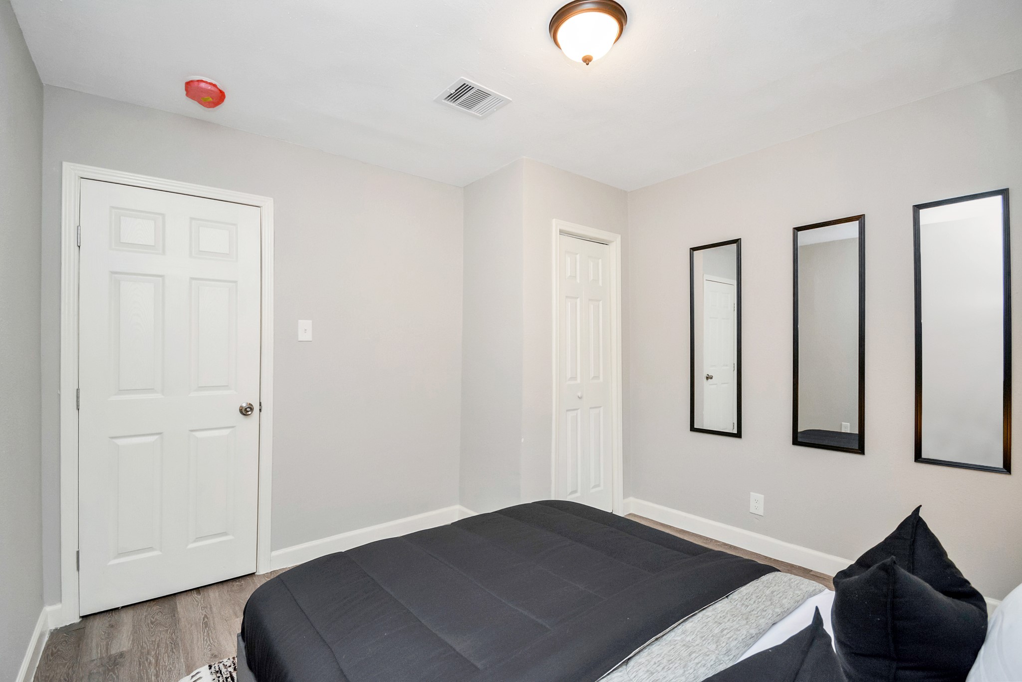 4710 Paradise Lane Houston, TX 77048 - Photo 42 of 42 a view of an empty room