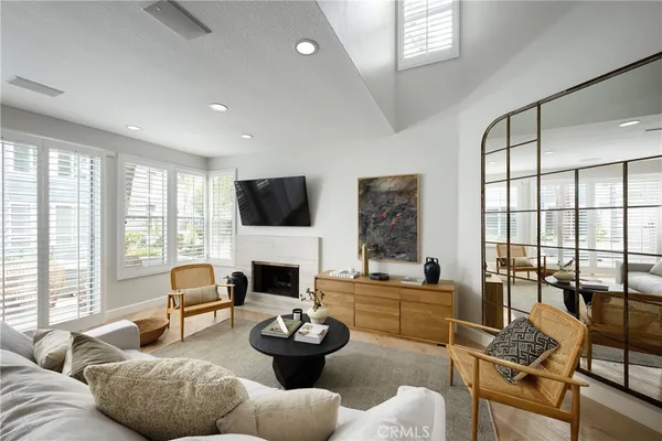 $1,550,000 | 206 Hartford Drive, Newport Beach, CA 92660