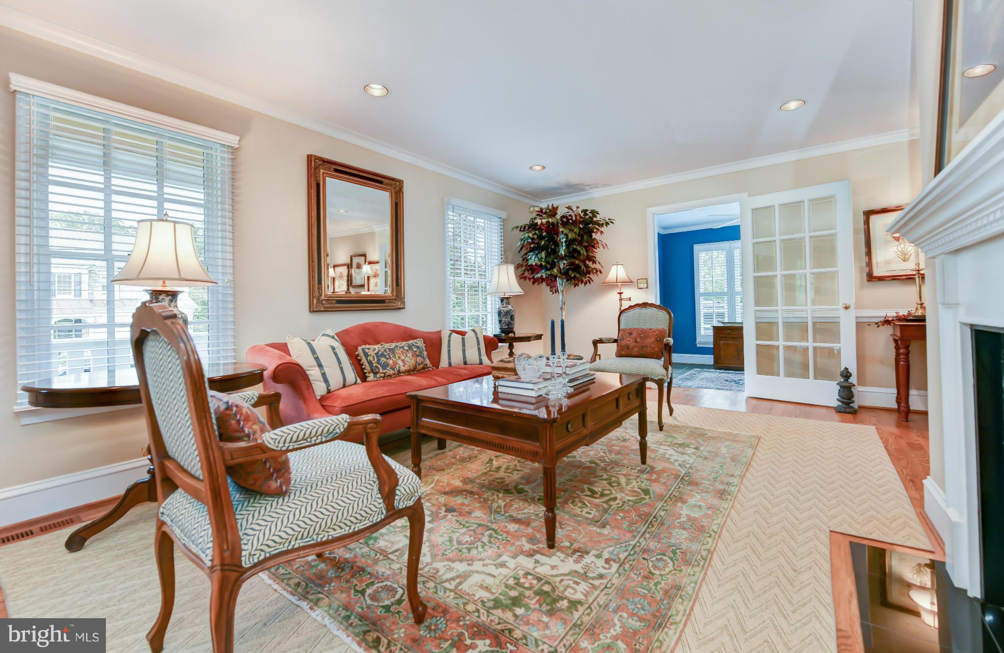 2107 Windsor Road Alexandria, VA 22307 - Photo 2 of 37 Living Room
