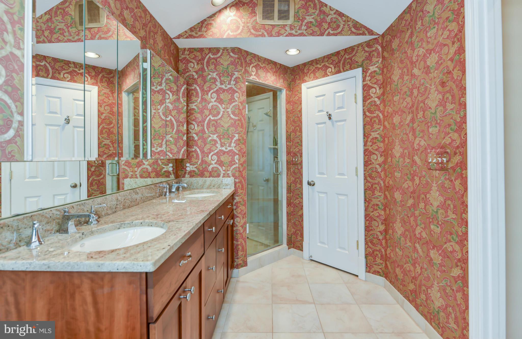 2107 Windsor Road Alexandria, VA 22307 - Photo 22 of 37 Bath (Master)