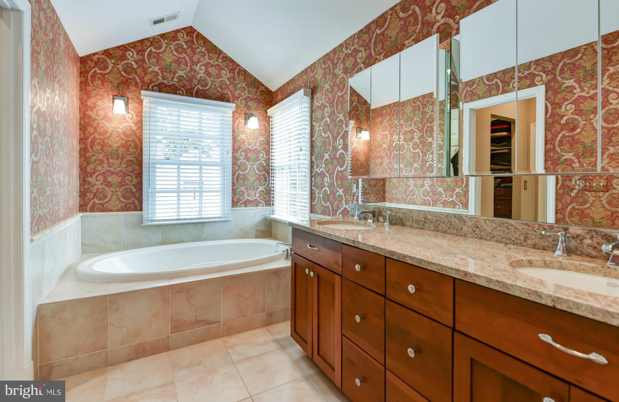 2107 Windsor Road Alexandria, VA 22307 - Photo 23 of 37 Bath (Master)