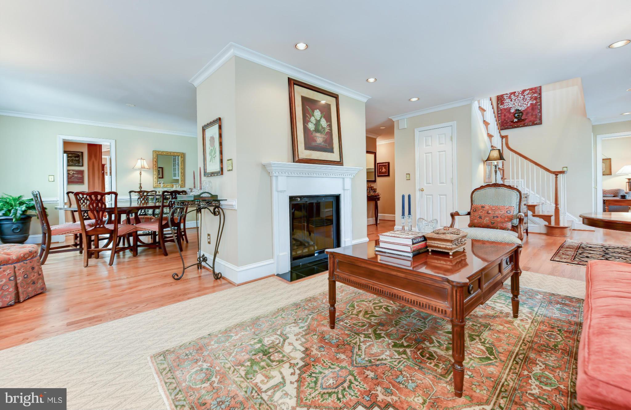 2107 Windsor Road Alexandria, VA 22307 - Photo 4 of 37 Living Room