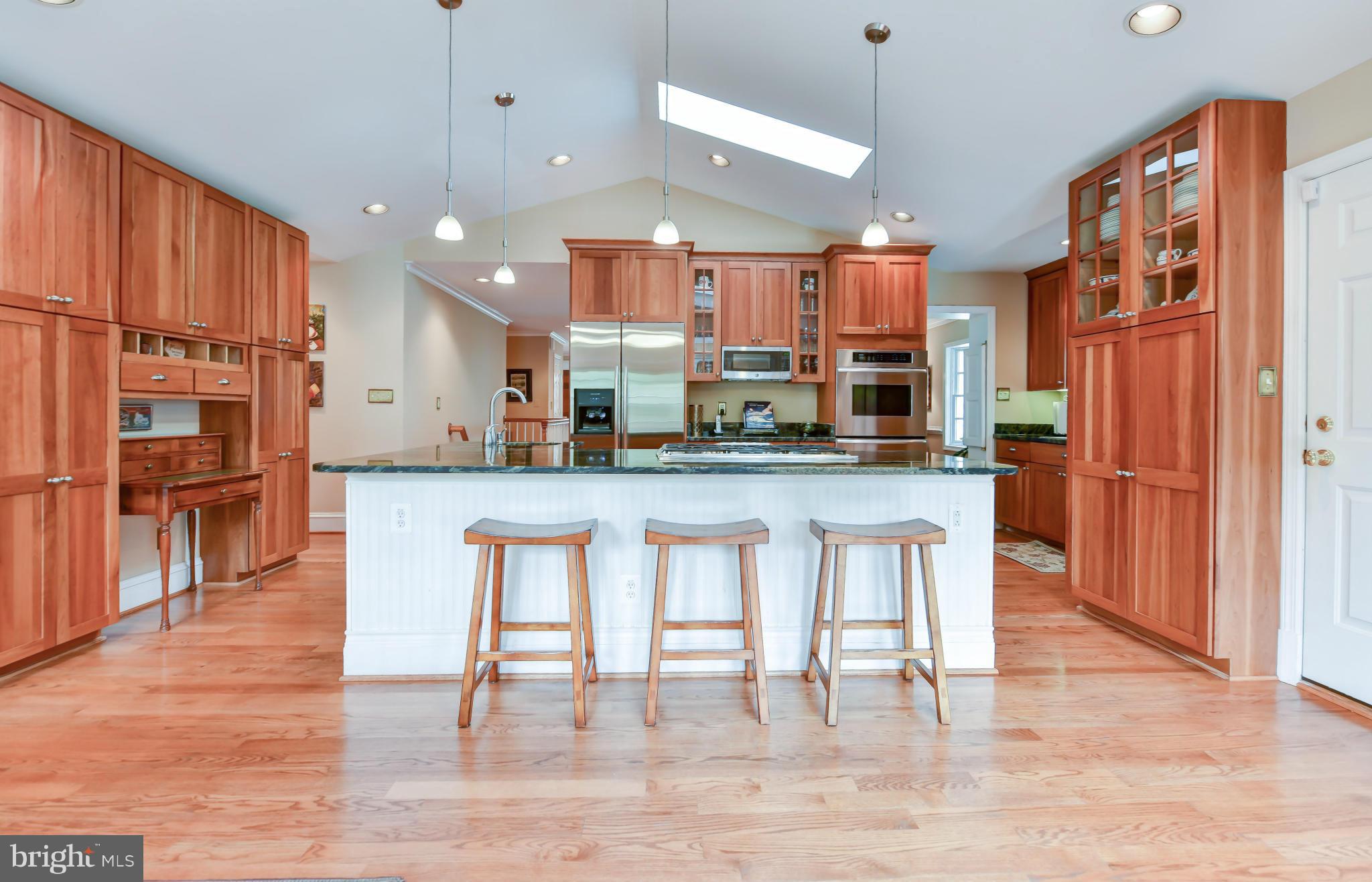 2107 Windsor Road Alexandria, VA 22307 - Photo 9 of 37 Kitchen