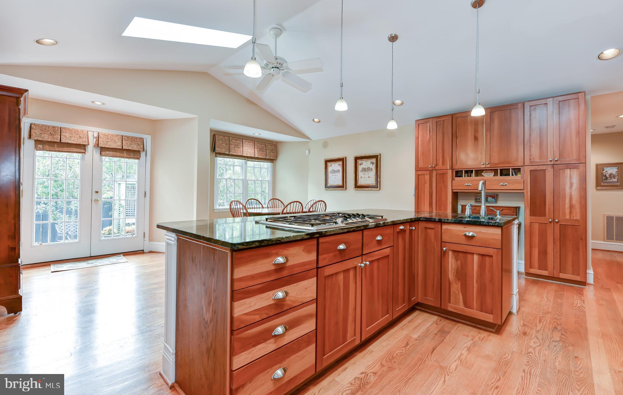 2107 Windsor Road Alexandria, VA 22307 - Photo 10 of 37 Gallery Image 10